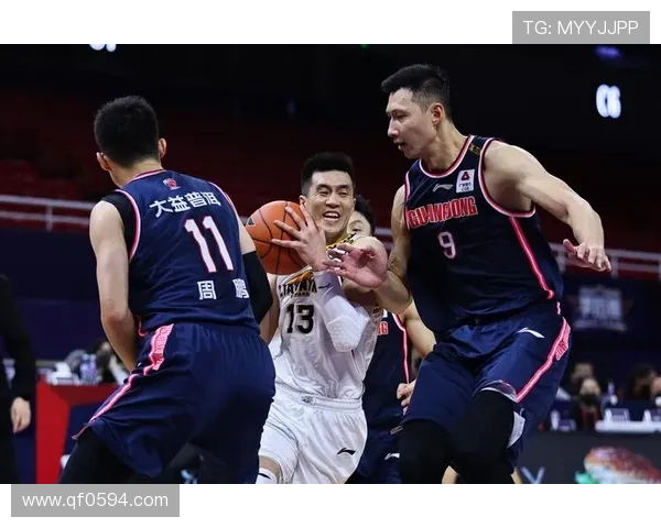 中国男篮力克强敌晋级世界杯四强 距离历史性突破仅一步之遥 中国男篮力克强敌晋级世界杯四强 距离历史性突破仅一步之遥