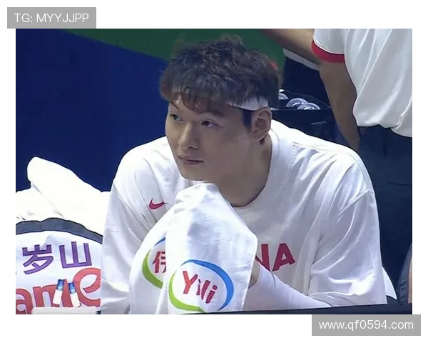 中国男篮迎战世界杯小组赛,王哲林表现亮眼力助球队晋级16强 中国男篮迎战世界杯小组赛,王哲林表现亮眼力助球队晋级16强