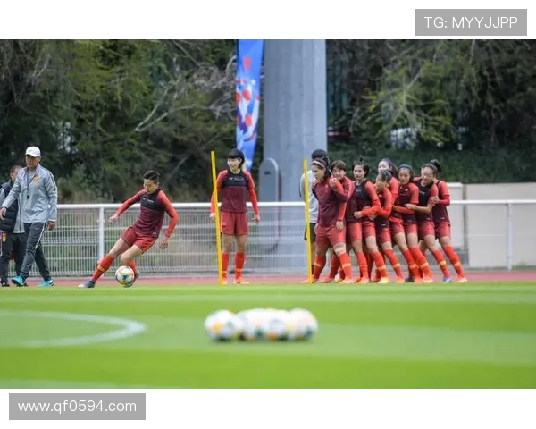 中国女足备战世界杯阶段性训练开始 强化攻防配合提升团队默契 中国女足备战世界杯阶段性训练开始 强化攻防配合提升团队默契