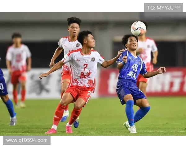 中国足球联赛新赛季开幕,各队阵容调整引发热议,球迷期待精彩对决 中国足球联赛新赛季开幕,各队阵容调整引发热议,球迷期待精彩对决