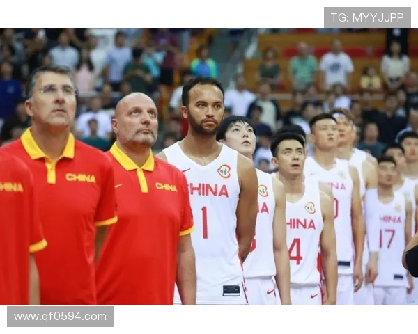中国男篮全力备战世界杯 各路新星引关注 主帅透露关键战术调整