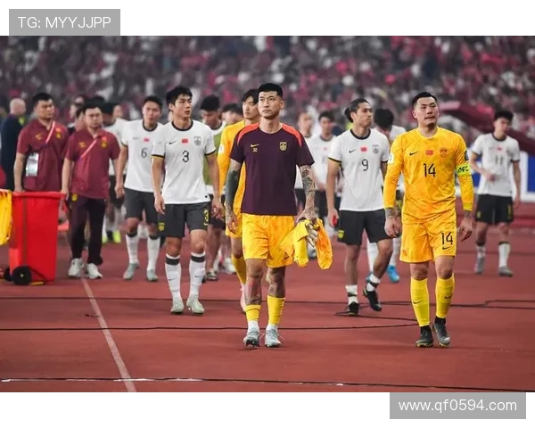 国足奋勇拼搏逆转取胜全场沸腾年轻阵容展现中国足球新希望 国足奋勇拼搏逆转取胜全场沸腾年轻阵容展现中国足球新希望