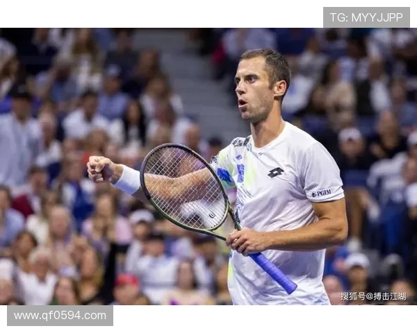 德约科维奇再度上演逆转好戏强势夺冠巩固世界第一宝座